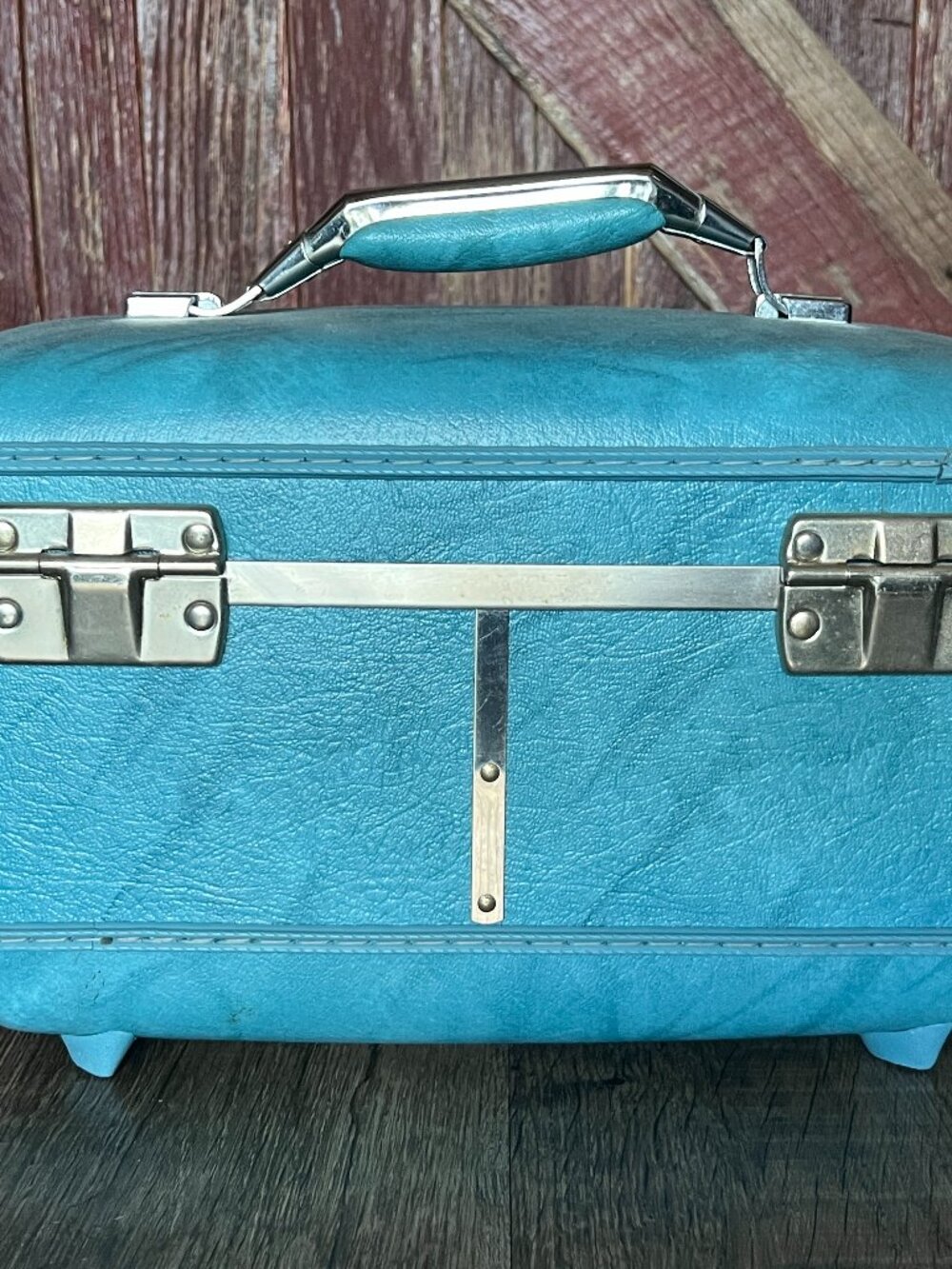 Vintage American Tourister Train Case Turquoise Blue Hard Shell Cosmetic Luggage - Picture 2 of 10